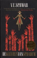 9789022599471 Schwab, V.E. - Schemering trilogie 02 De kleuren van schaduw (Limited Edition)